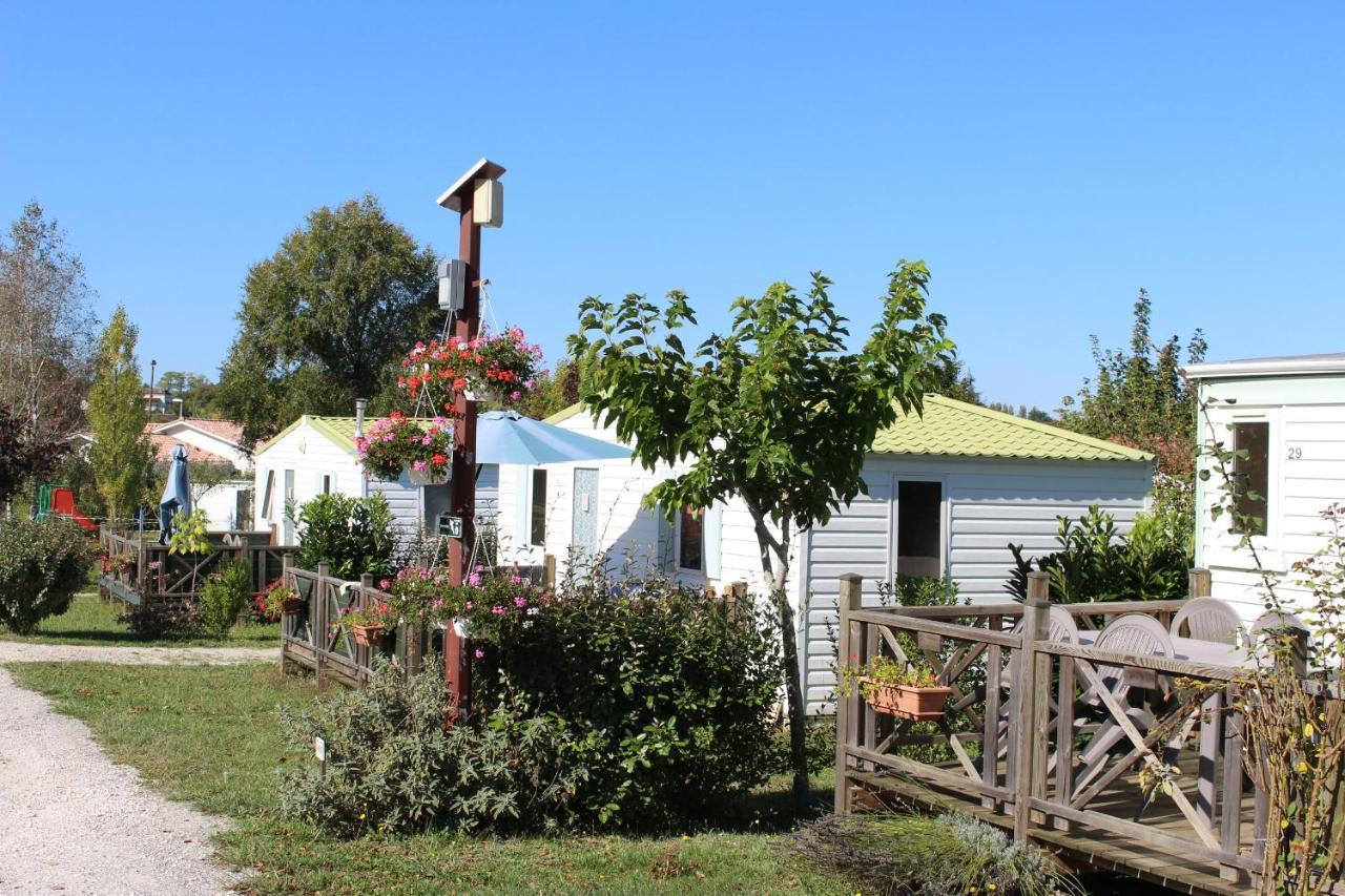Camping Du Pontis Verteillac Εξωτερικό φωτογραφία