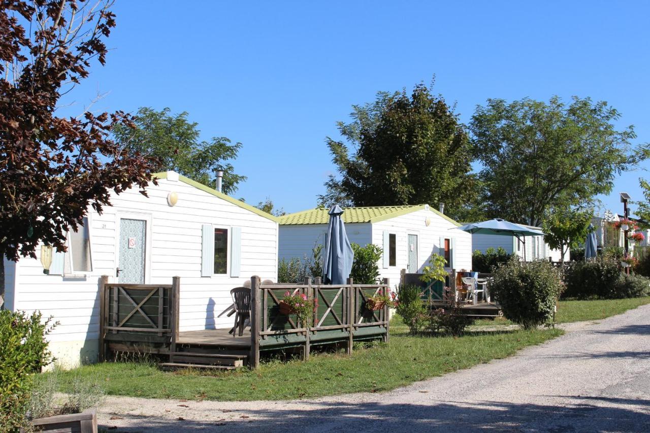 Camping Du Pontis Verteillac Εξωτερικό φωτογραφία
